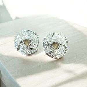 Vintage Sarah Coventry Shell & Textured Circle Earrings – Marked – 80s/90s